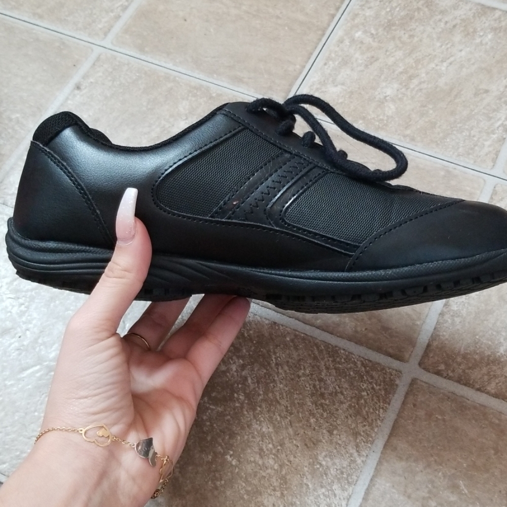 Anti slip waitress shoes brand new